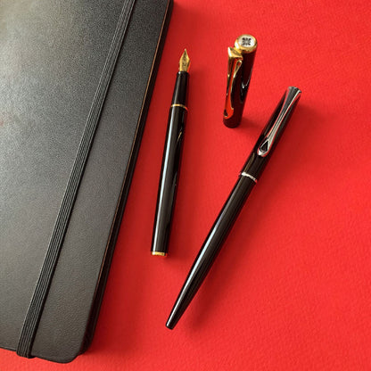 Stylo-Plume Traveller Noir Laqué Chrome Diplomat